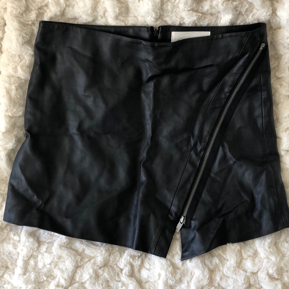 Two by Vince  Camuto faux leather skirt